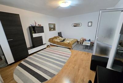 Garsonieră decomandată, mobilată în Bistrița Lac