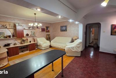 Apartament cu 4 camere decomandat în Central - 16