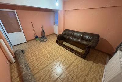 Apartament 3 camere zona Far - 1