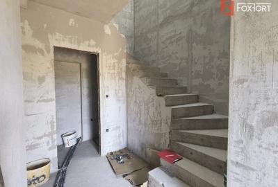 Casă cu 5 camere cu Canalizare în Plopi - 6