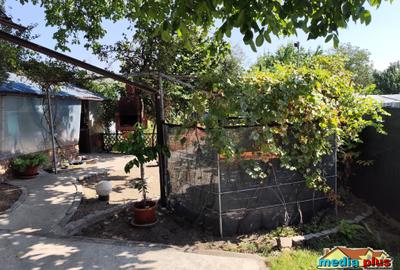 Se vinde casă situată în apropierea străzii Traian. - 10