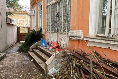 Casă cu 7 camere cu Canalizare în Unirii - 1