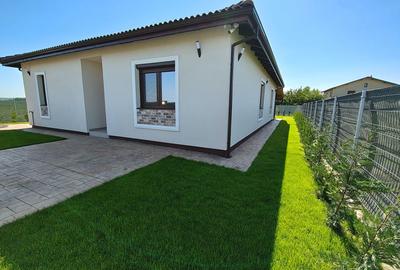 Casă cu 4 camere în Dumbrăvița - 6