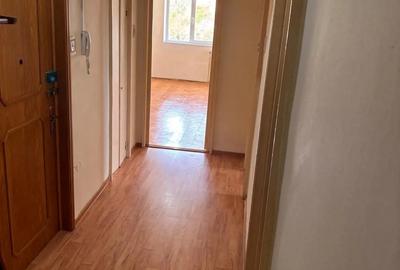 Proprietar vand ap 3 cam cf1 D - 4