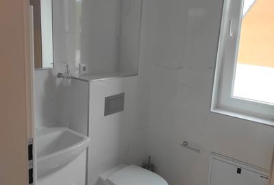 Apartament cu 3 camere decomandat în Florești