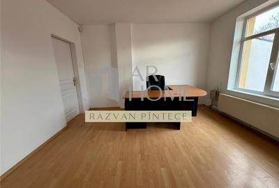 Casă individuală cu 7 camere cu Canalizare în Central - 5
