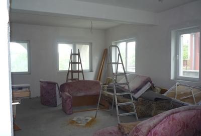 Casă cu 5 camere cu Teren 1250 Mp în Central - 13