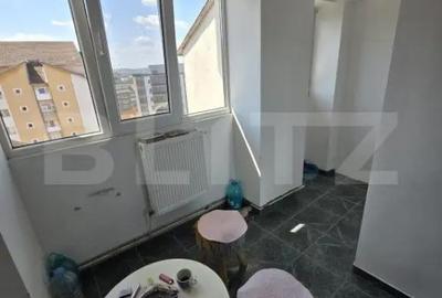 Apartament cu 3 camere semidecomandat în Central - 1
