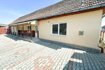 Casă cu 3 camere în Crăiești