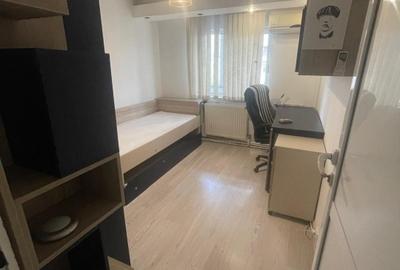 Apartament cu 3 camere decomandat, mobilat în Nicolina - 2