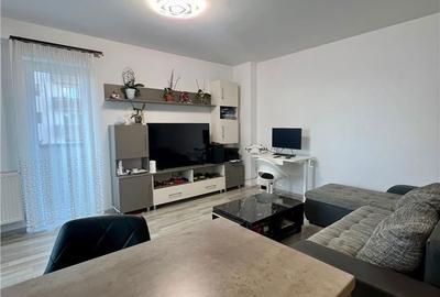 Apartament cu 3 camere decomandat, mobilat în Tractorul - 10