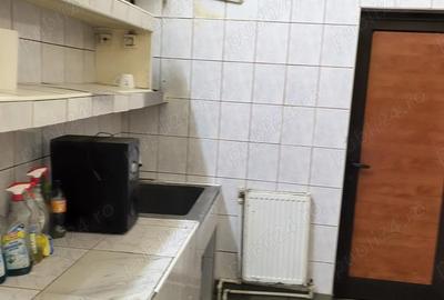 Spațiu comercial, de 210 mp, în Traian - 1