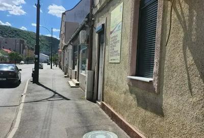 Vand spatiu comercial ( cabinet medical) - 2