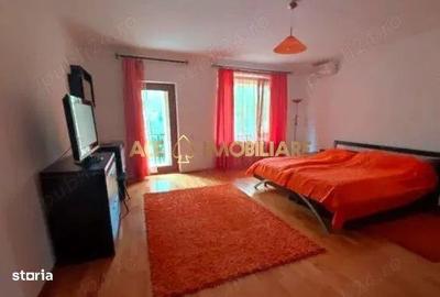 Casă cu 4 camere cu Canalizare în Central - 3