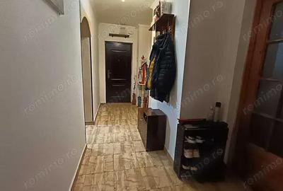Apartament cu 3 camere decomandat în Sinaia - 9