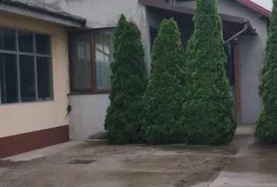Casă cu 4 camere în Central - 2
