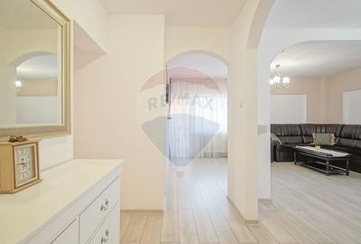 Apartament cu 3 camere decomandat, mobilat în Central - 12