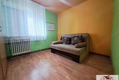 Vanzare apartament doua camere in Cugir, etaj 1 - 3
