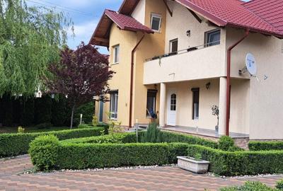 Casă cu 4 camere în Târgu Neamț - 3