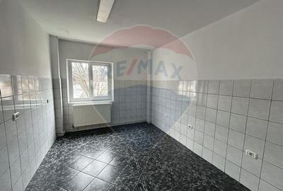 Apartament cu 3 camere în Central - 3
