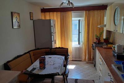Apartament cu 3 camere decomandat în Orizont - 4