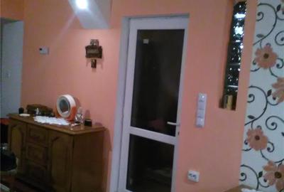 Casă cu 6 camere cu Teren 600 Mp în Tractorul - 1