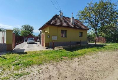 Casă cu 2 camere în Săcădate - 1