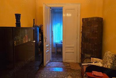 Vand ap 2 camere si dep, ultracentral , la curte comuna , 3 geamuri front stradal , reabilitata ext - 14