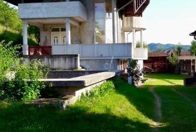 Casa cu piscina in Buciumi