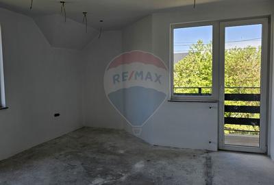 Casa / Vila cu 5 camere de vanzare in Mihoveni Suceava - 38