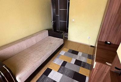 Apartament cu doua camere plus living generos , zona Bradet - 1