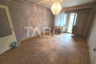 Apartament decomandat 4 camere 4 balcoane 2 bai etaj 1 Central Sibiu - 3