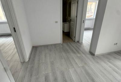 Apartament cu 3 camere semidecomandat în Central - 1