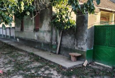 Casă cu 3 camere în Pădureni - 1
