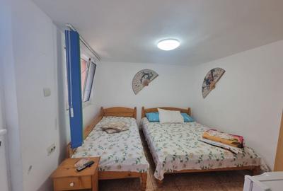 Casă cu 10 camere cu Canalizare în Est - 2