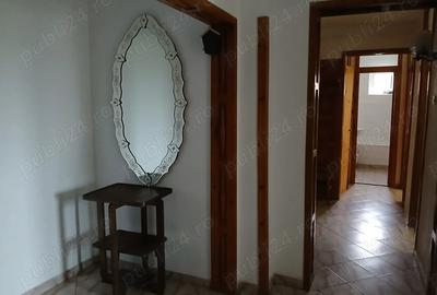 Inchiriez apartament 3 camere - 4