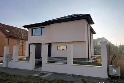 Casă cu 4 camere cu Teren 440 Mp în Băneasa - 2