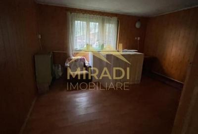 Casă cu 7 camere cu Canalizare în Central - 15