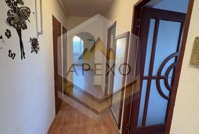 Apartament cu 3 camere decomandat în Florilor - 2