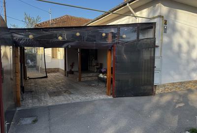 Casă cu 3 camere decomandat în Central - 1