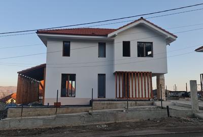 Casă individuală cu 4 camere cu Canalizare în Chinteni - 5