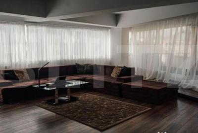 Apartament cu 5 camere decomandat în Policlinica
