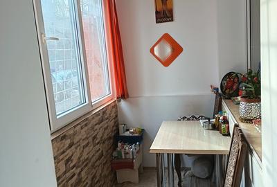 Garsonieră decomandată, mobilată în Drumul Taberei