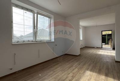 Casă cu 4 camere cu Teren 250 Mp în Vitrometan - 1