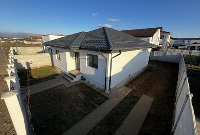 Casă individuală cu 4 camere cu Teren 300 Mp în Malu Mare - 1