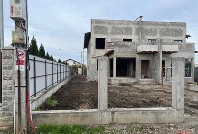 Casă cu 4 camere cu Canalizare în Vânători