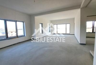 Casă individuală cu 5 camere cu Canalizare în Central - 3