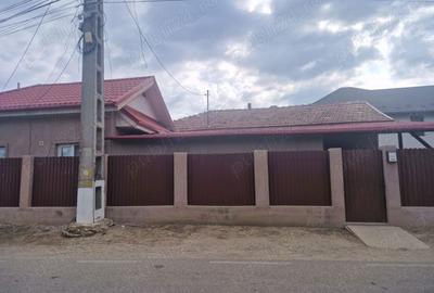 Casă cu 4 camere în Mărăcineni - 1
