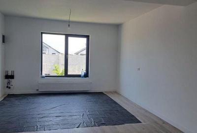 Casă cu 3 camere cu Teren 254 Mp în Central - 9