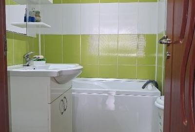 Apartament cu 3 camere decomandat, mobilat în Micro IV - 10
